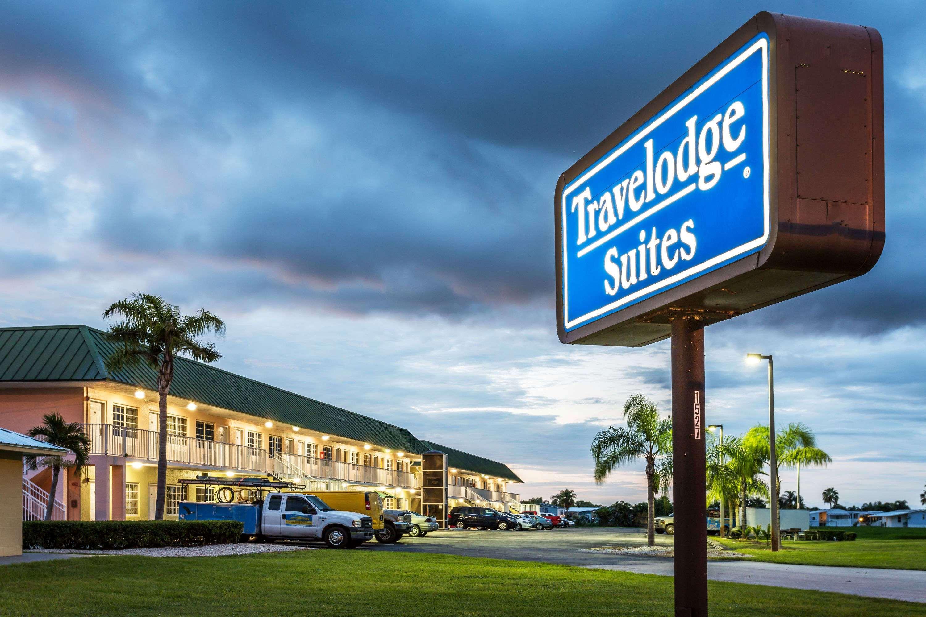 Travelodge Suites By Wyndham Lake Okeechobee Esterno foto